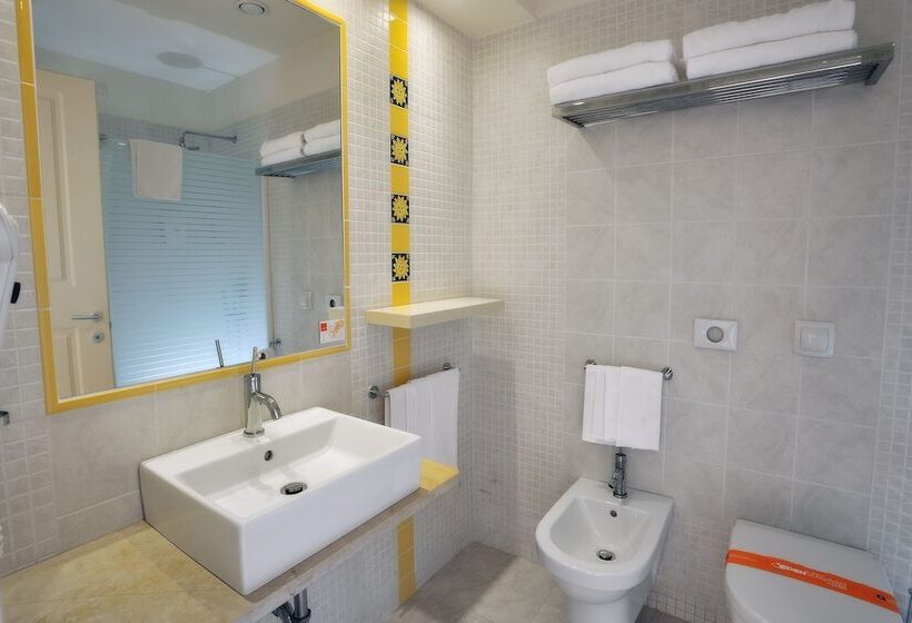 اتاق سوپریور سه تخته, Sikania Eco Resort