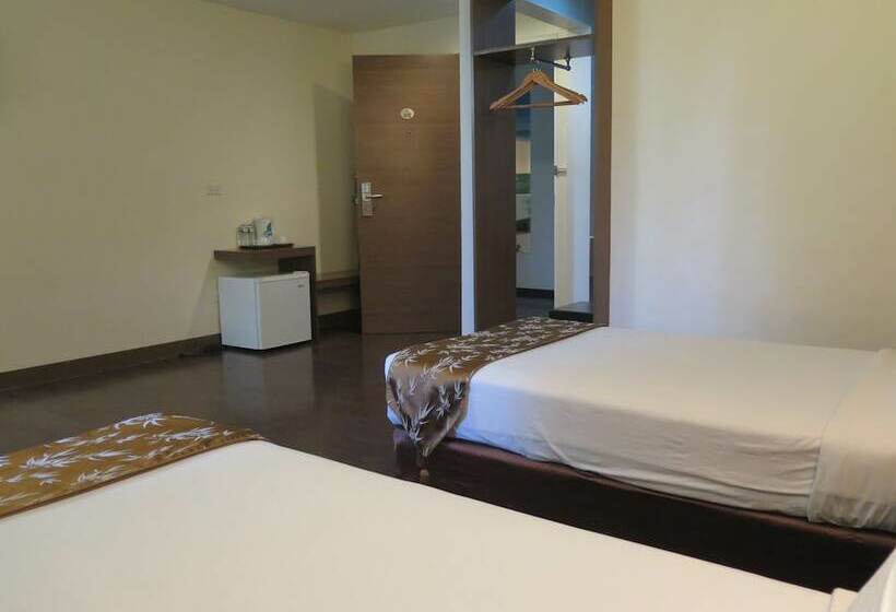 Номер Deluxe, The Ritz Hotel At Garden Oases