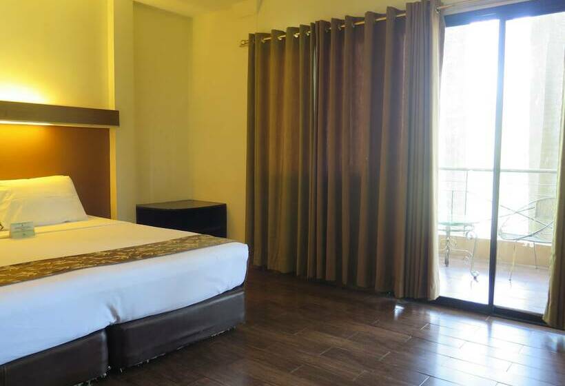 Номер Superior, The Ritz Hotel At Garden Oases