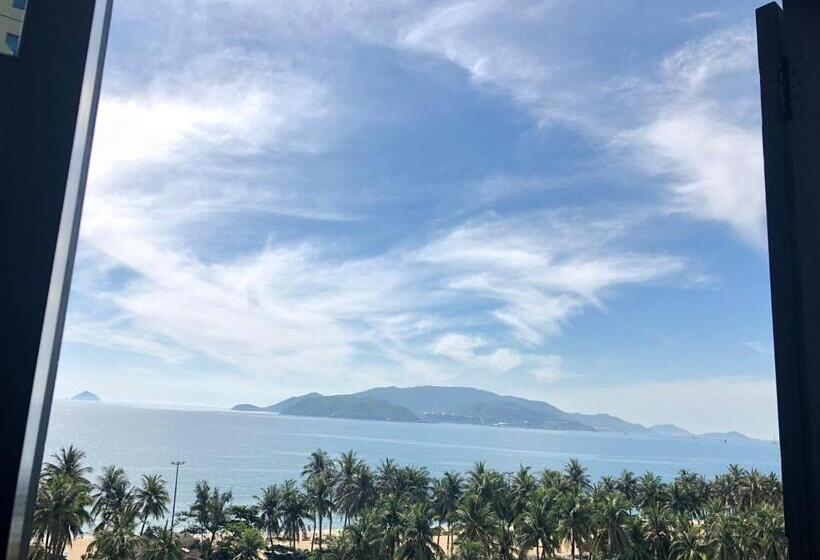 اتاق لوکس با چشم‌انداز دریا, Rembrandt Hotel Nha Trang