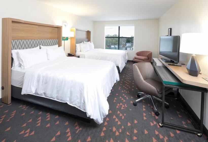 适合残疾人使用的标准间, Holiday Inn & Suites Detroit   Troy, An Ihg