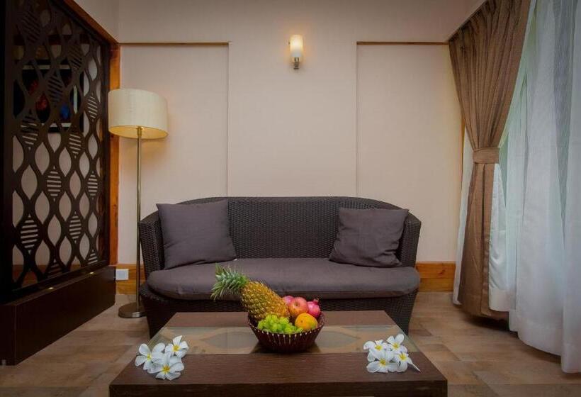 سوئیت اجرایی با بالکن, Riva Beach Resort