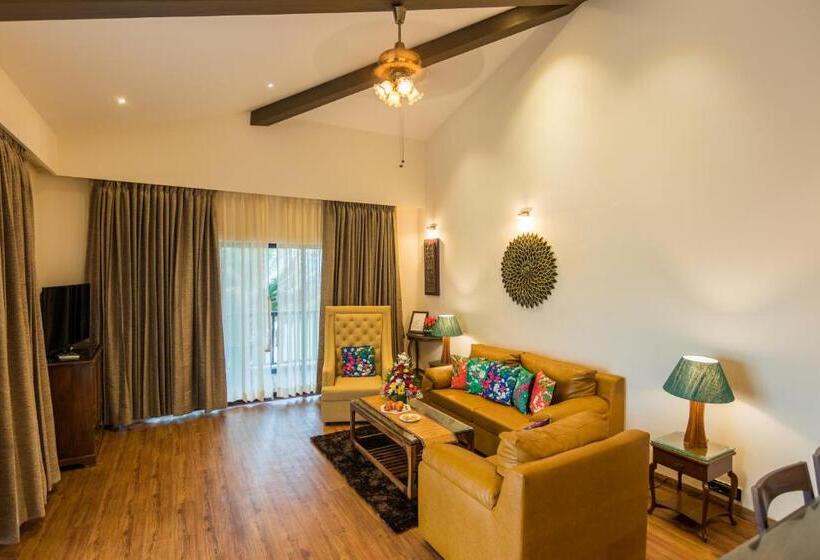 سوئیت اجرایی با بالکن, Riva Beach Resort