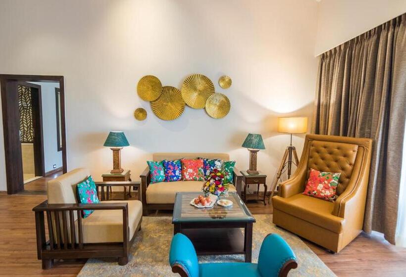 سوئیت اجرایی با بالکن, Riva Beach Resort