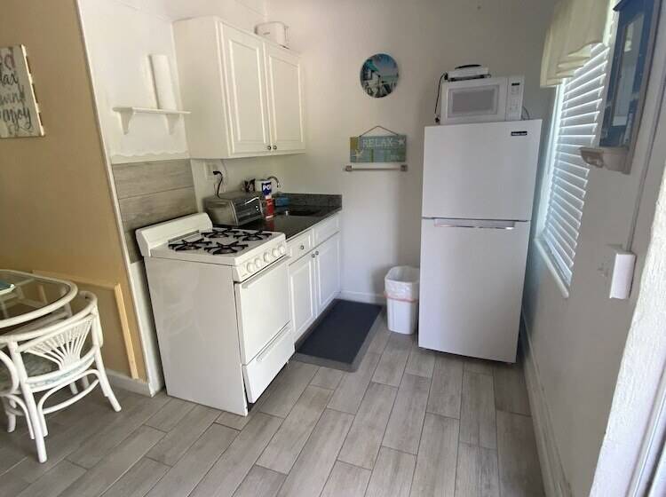 Апартаменты 1 Спальня, Tropical Winds Motel & Cottages