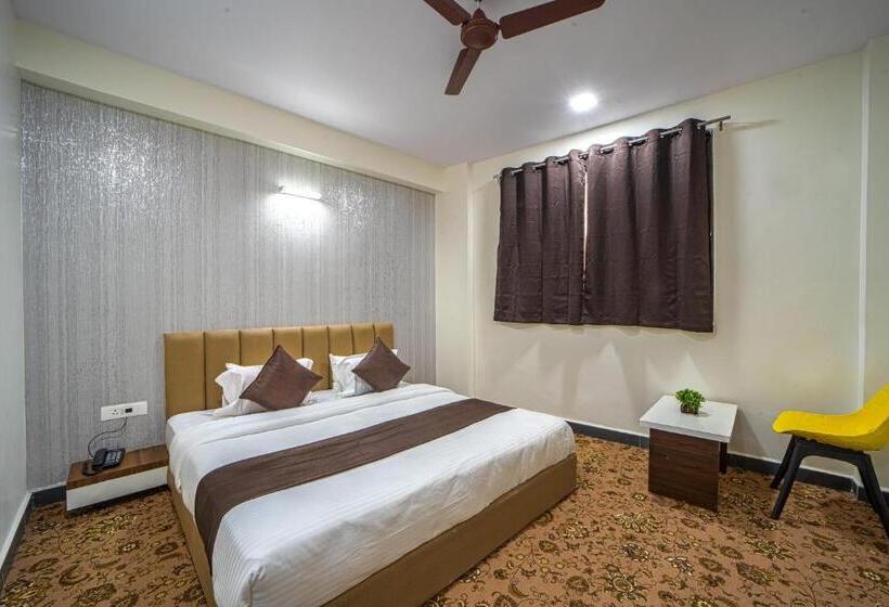 חדר דלוקס, Jurkis Kolhapur