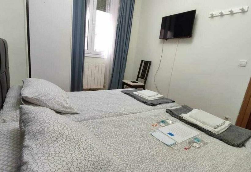 스탠다드 룸 더블 침대 2개, Fliphouse Rooms Pensión