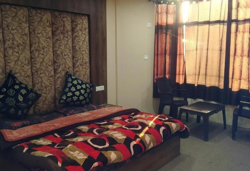 اتاق استاندارد چهار تخته, Zoon Dabb Srinagar Airport Kashmir