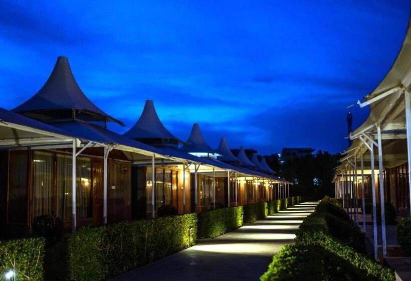 چادر با خدمات رفاهی استاندارد, Kurja Resort Balsamand