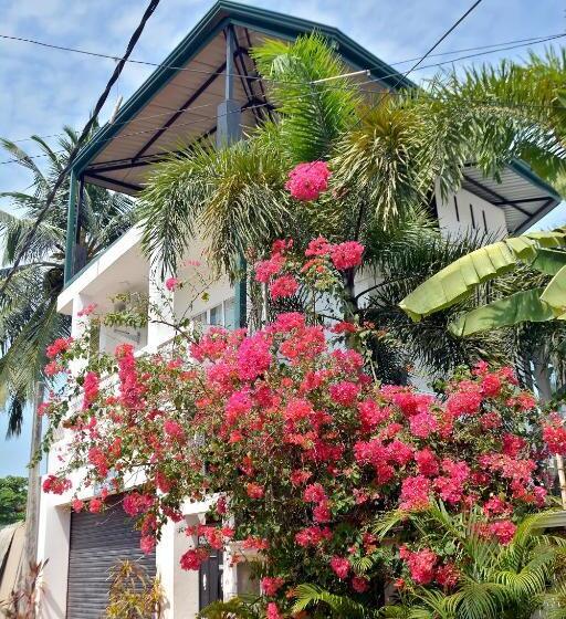 اتاق استاندارد برای معلولان, Yolanda Villa Negombo