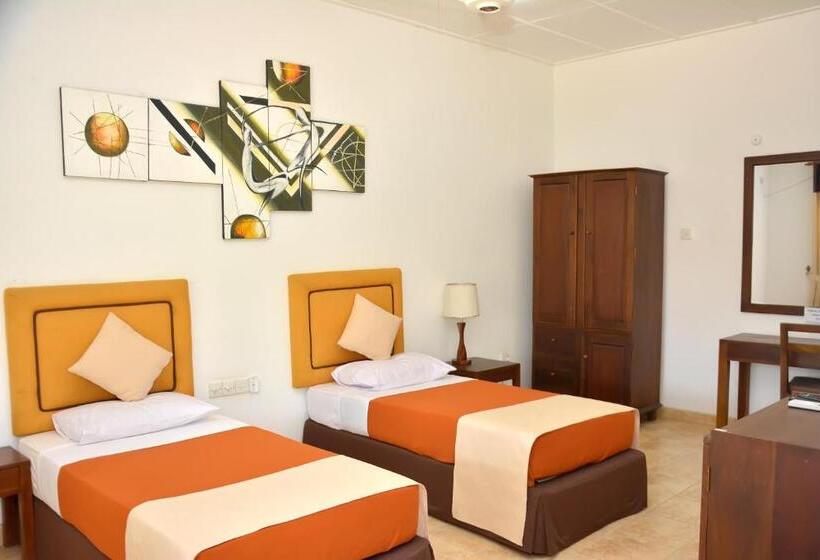 اتاق استاندارد با بالکن, Yolanda Villa Negombo