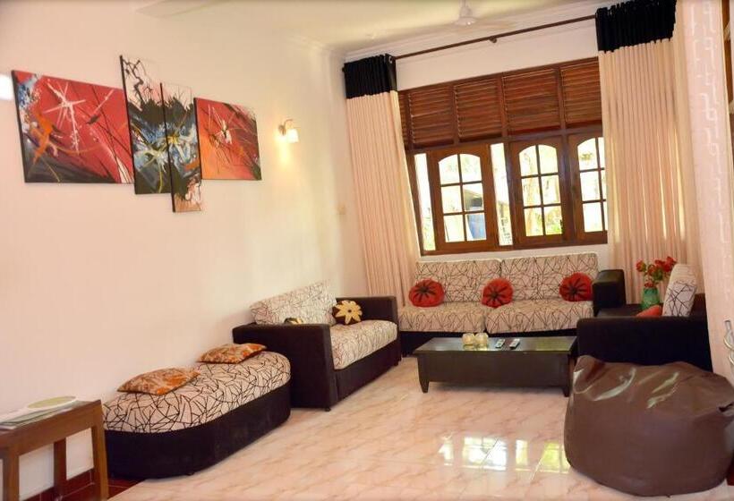 ویلای سوپریور 1 خوابه, Yolanda Villa Negombo