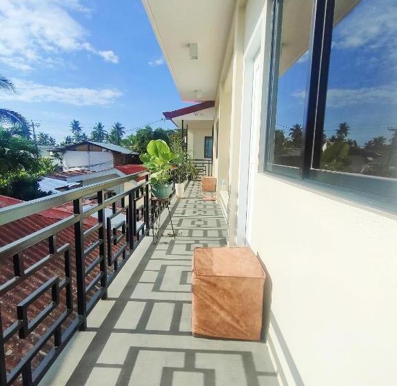 غرفة ديلوكس, Intoy S Place