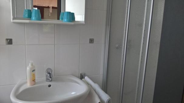 Quarto Estandar Individual com Sacada, Pension Dabrunz