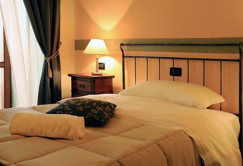 اتاق اکونومی, L'aquila