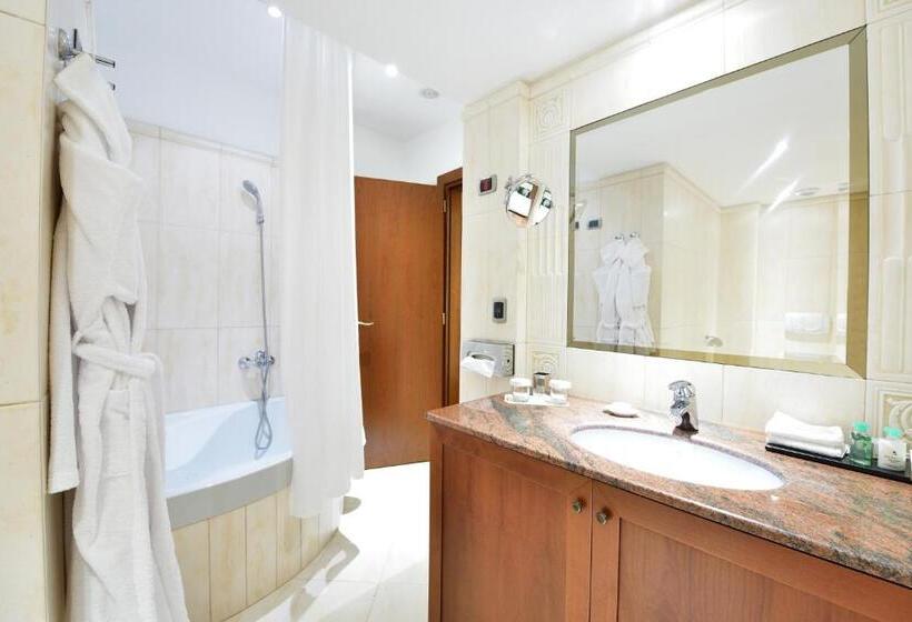 Suite, Lux Garden
