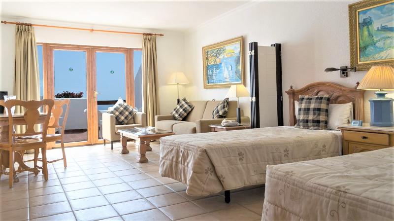 Студия Стандарт, Beverly Hills Suites   Excel Hotels & Resorts