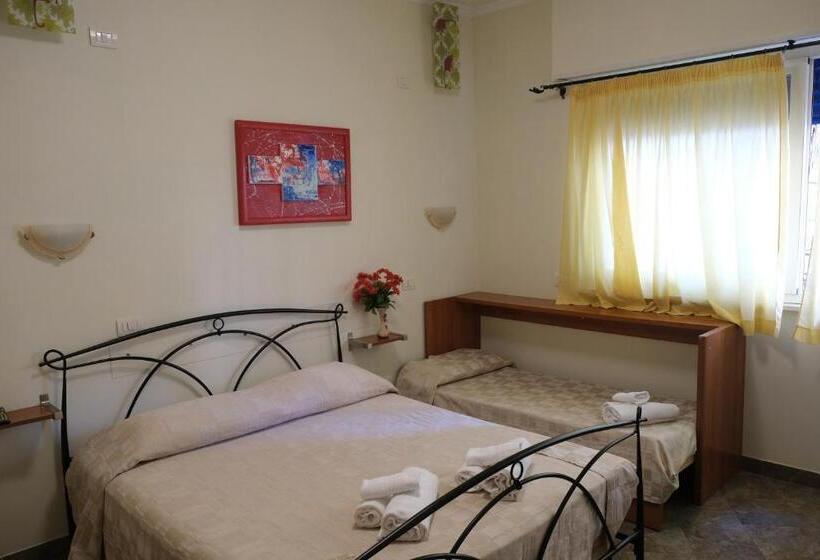 Quarto Triplo Estandar, B&b La Porta
