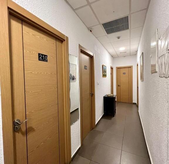 Quarto Estandar Individual, Hostal Milan