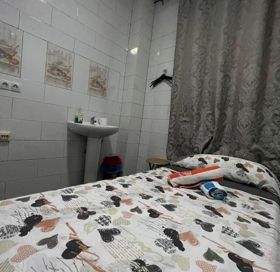 Quarto Economy Individual, Hostal Milan