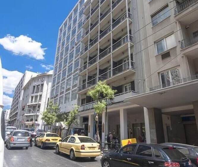 Quarto Estandar, Ares Athens