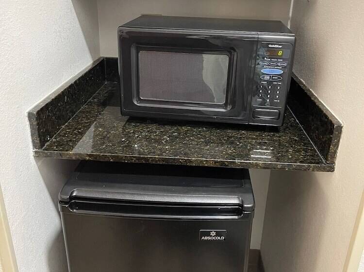 Люкс, Comfort Suites Salisbury I85