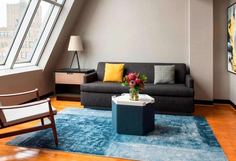 带大床的套房, Four Points By Sheraton Manhattan Soho Village