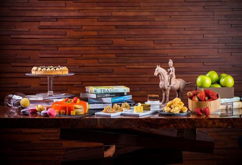 سوئیت با چشم‌انداز رودخانه, Mandarin Oriental Pudong, Shanghai