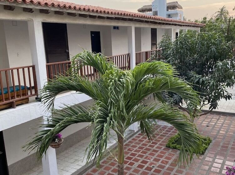 اتاق استاندارد چهار تخته, Los Veleros Santa Marta