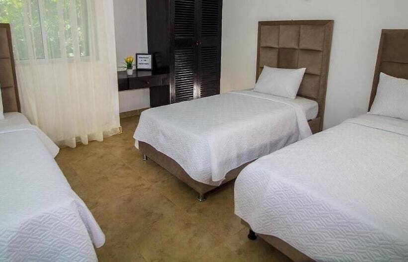 اتاق استاندارد چهار تخته, Los Veleros Santa Marta
