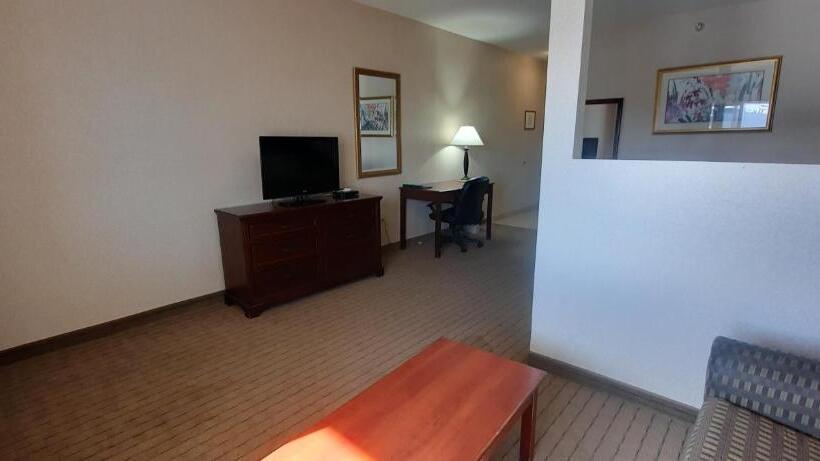 Стандартный Номер Кровать Кинг, Quality Inn & Suites Grants   I 40