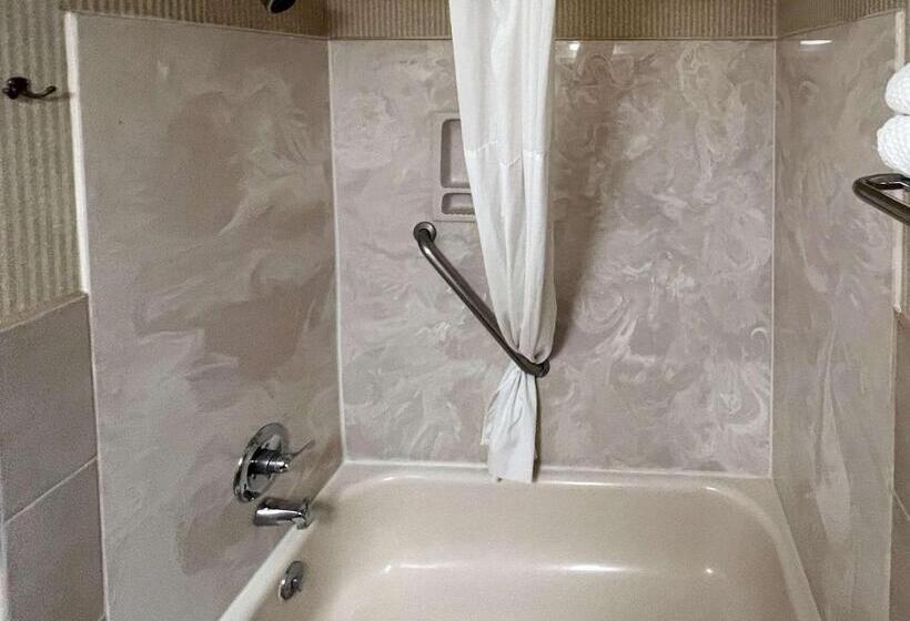 Стандартный Номер Кровать Кинг, Quality Inn & Suites Grants   I 40