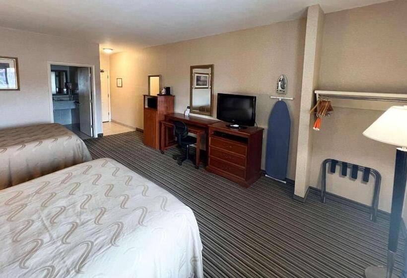 Номер Стандарт, Quality Inn & Suites Grants   I 40