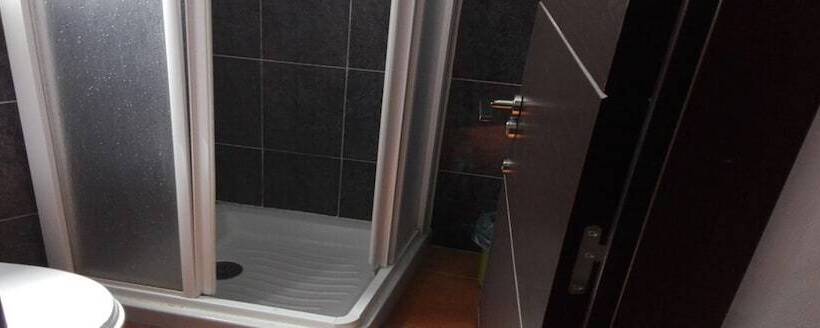 اتاق استاندارد سه نفره, Pension Gran Plaza