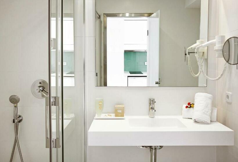 اتاق اساندارد با چشم‌انداز جانبی به دریا, Grupotel Ibiza Beach Resort - Adults Only