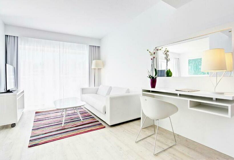 سوئیت جونیور پریمیوم, Grupotel Ibiza Beach Resort - Adults Only