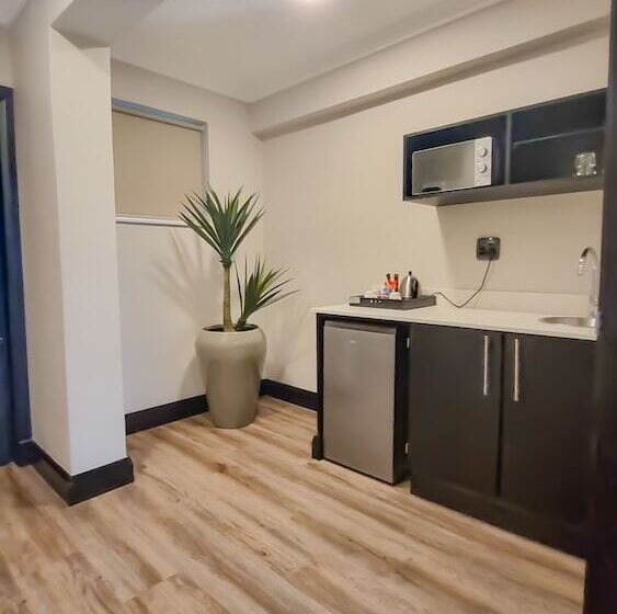 اتاق لوکس, Belaire Suites