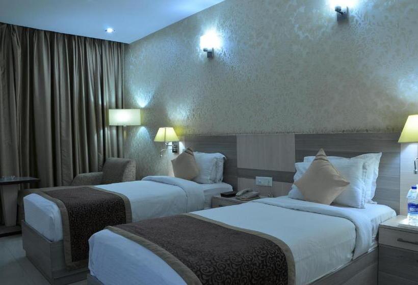 디럭스 룸, Days Hotel By Wyndham Neemrana
