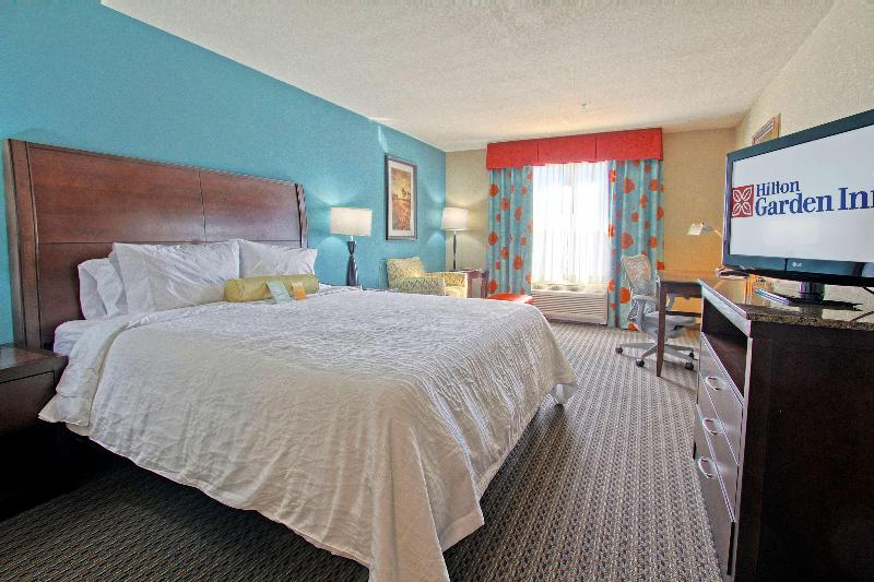 اتاق استاندارد با تخت بزرگ, Hilton Garden Inn Tulsa Midtown