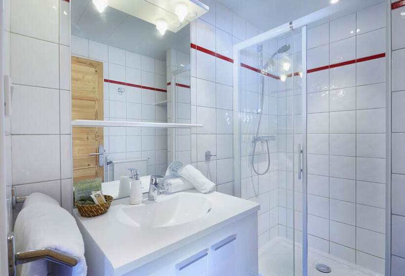 Четырехместный Номер Стандарт, Hôtel Eliova Le Chaix