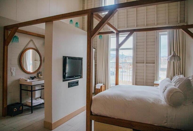 Номер Классика Кровать Квин, & Spa Le Germain Charlevoix