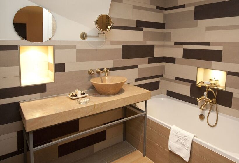 Номер Deluxe, The Originals Boutique, Hôtel De La Paix, Beaune