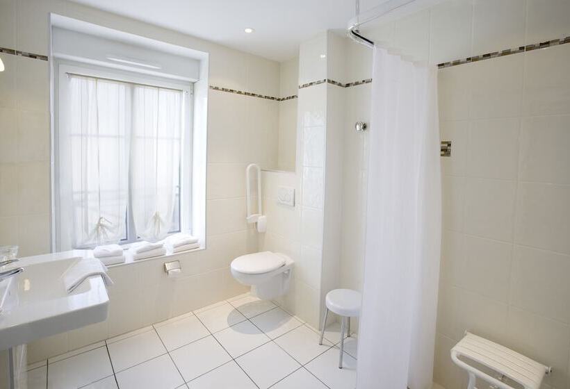 Трехместный Номер Deluxe, The Originals Boutique, Hôtel De La Paix, Beaune