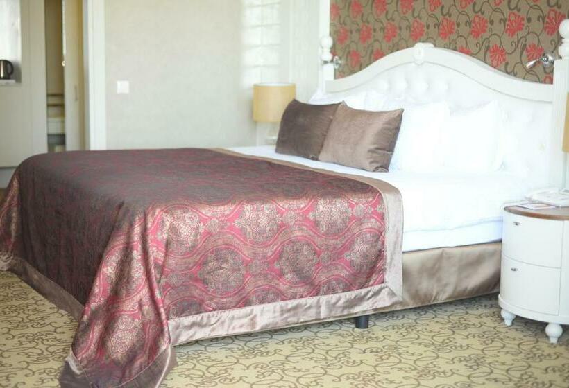 سوئیت اجرایی با چشم‌انداز دریا, Aska Lara Resort & Spa