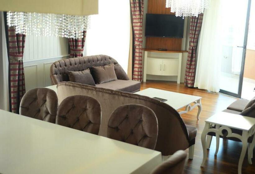 سوئیت اجرایی با چشم‌انداز دریا, Aska Lara Resort & Spa