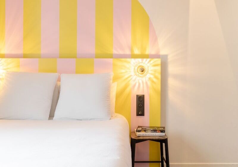 Quarto Estandar Cama Casal, Demain Hôtel & Conciergerie