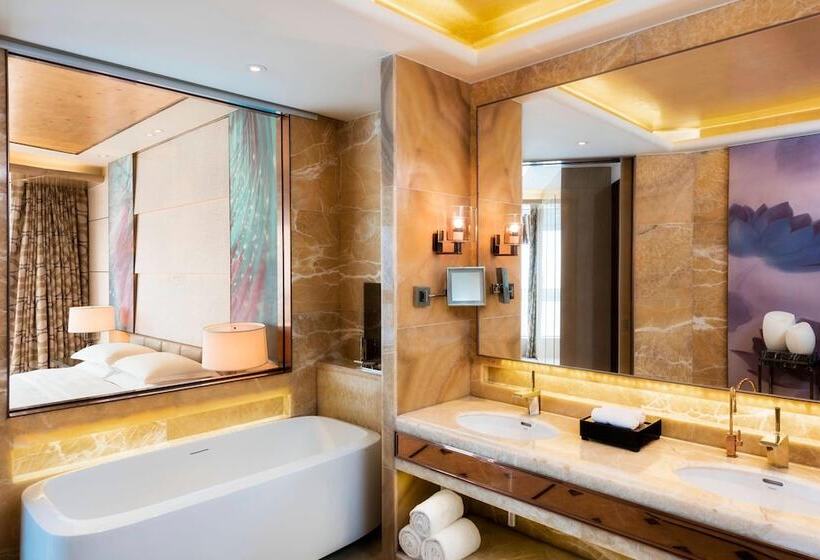 اتاق لوکس, Sheraton Huzhou Taihu Lake Hot Spring Resort & Spa