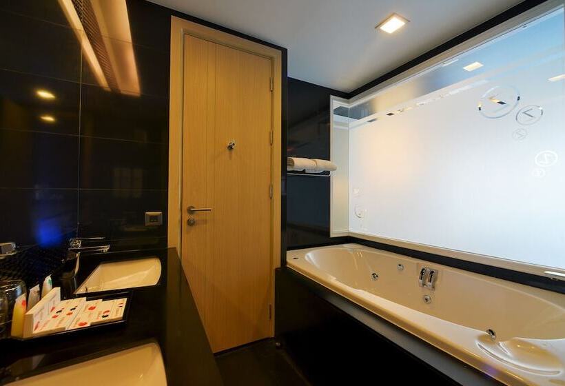스위트, Sleep With Me Hotel Design Hotel @ Patong