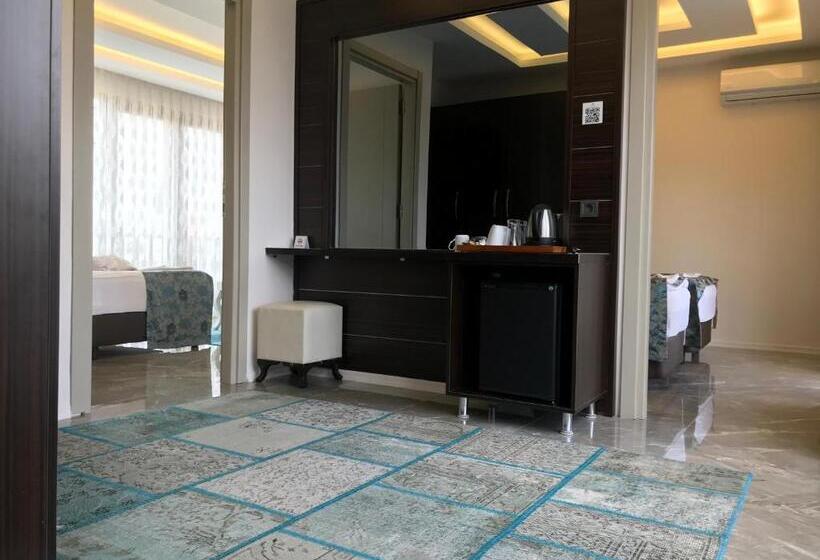 Family Suite, Venus
