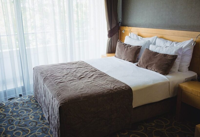 Quarto Familiar, Volley Hotel İzmir